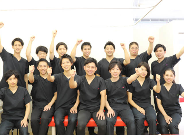 岡山むさし鍼灸整骨院グループスタッフ一同写真