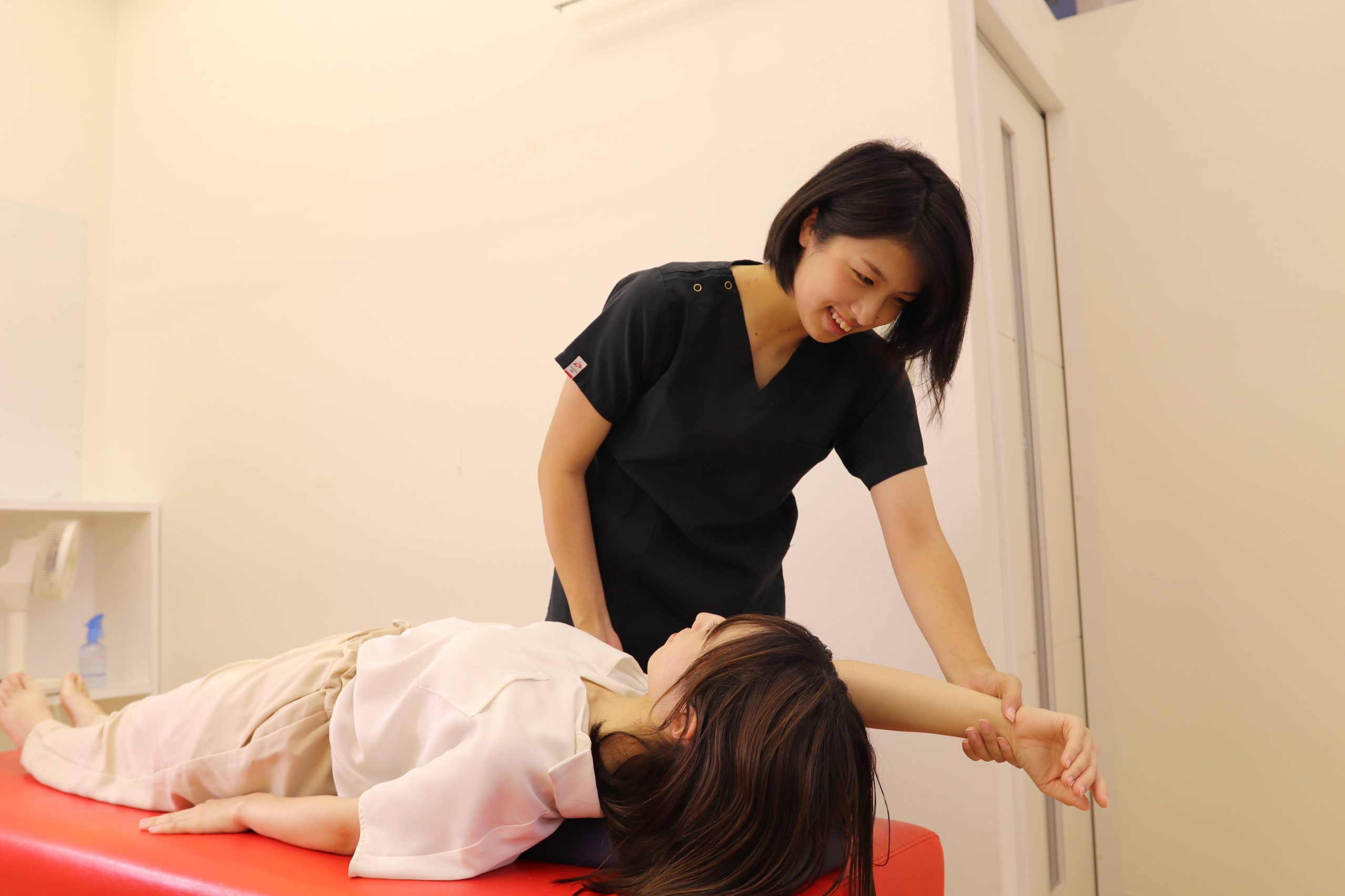 むさし鍼灸整骨院グループの猫背施術写真